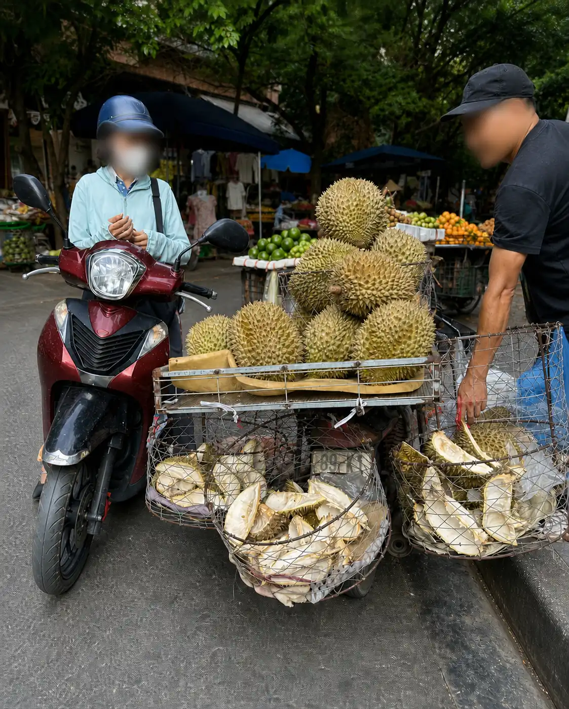 バイクにドリアンを積んだハノイの路上販売
